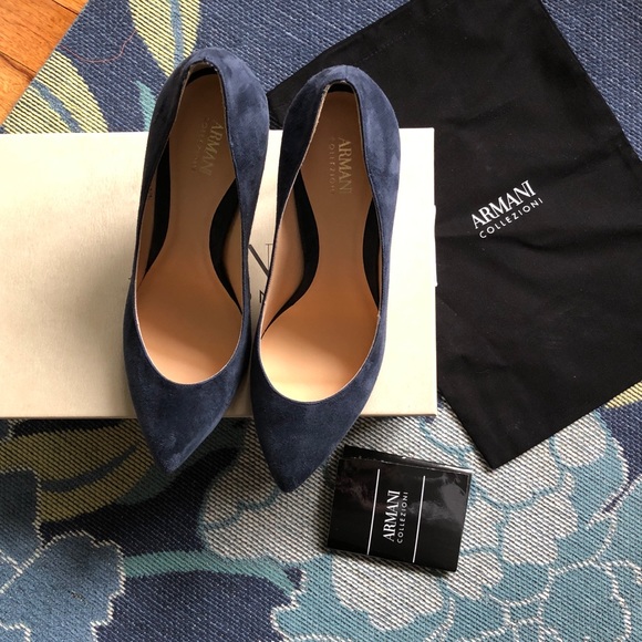 🛑 SOLD! Armani GORGEOUS Navy suede pumps - Picture 6 of 8